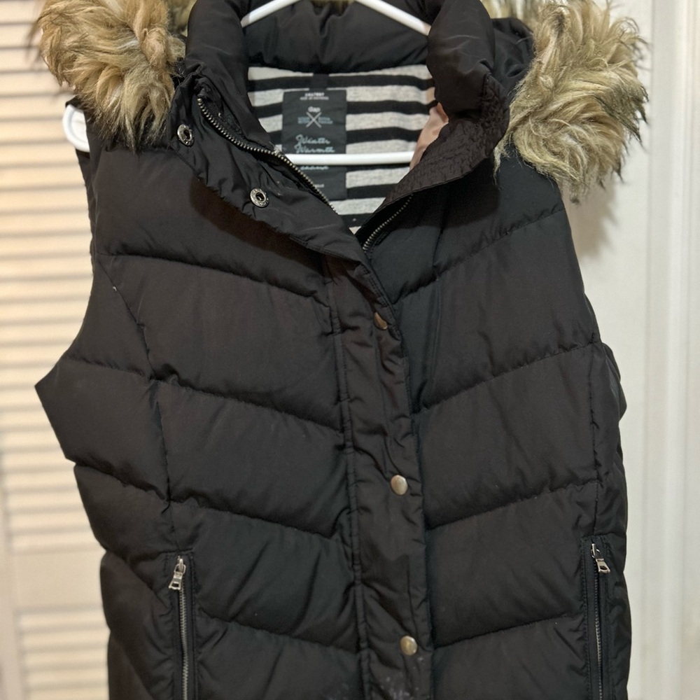 GAP Vest with Faux Fur Hood (M-9.5/10)